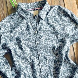 Banana Republic floral button up shirt